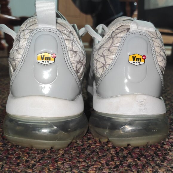 "Men's Nike Air VaporMax Plus White/Grey Sneaker.s:6,5us,39eur. Geometric Desig - Picture 7 of 7